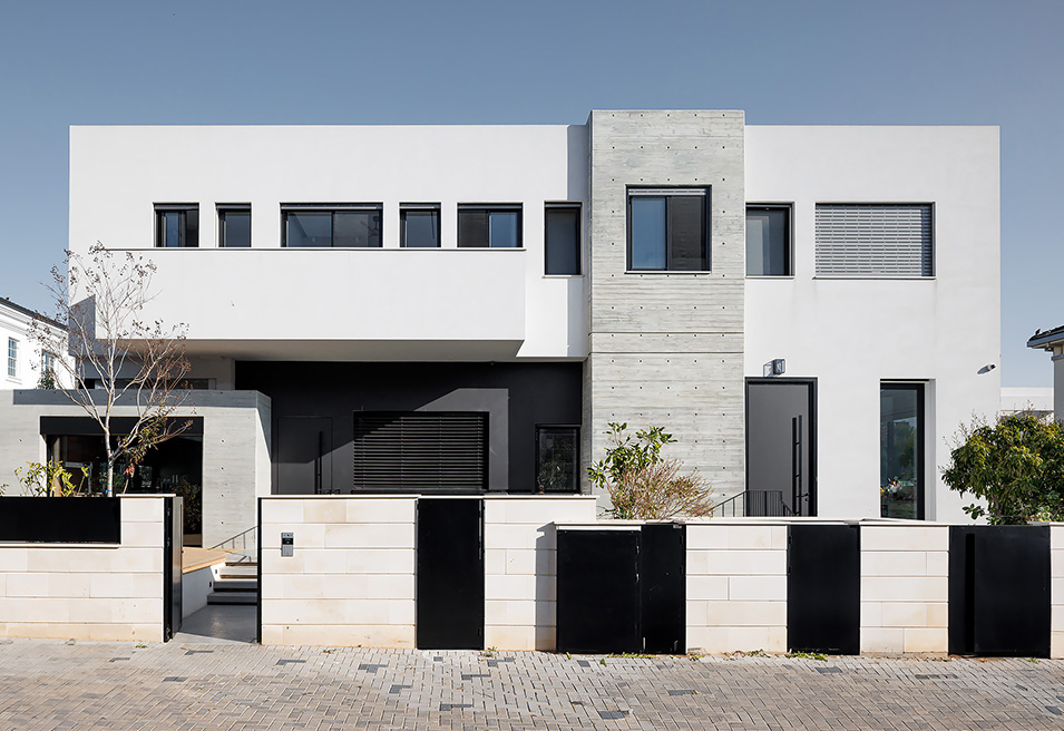 facade of a modernist Vila